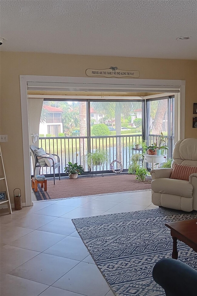 Building Photo - 8045 Eastlake Dr