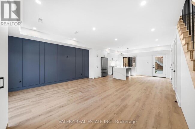 Building Photo - 158 Dovercourt Rd