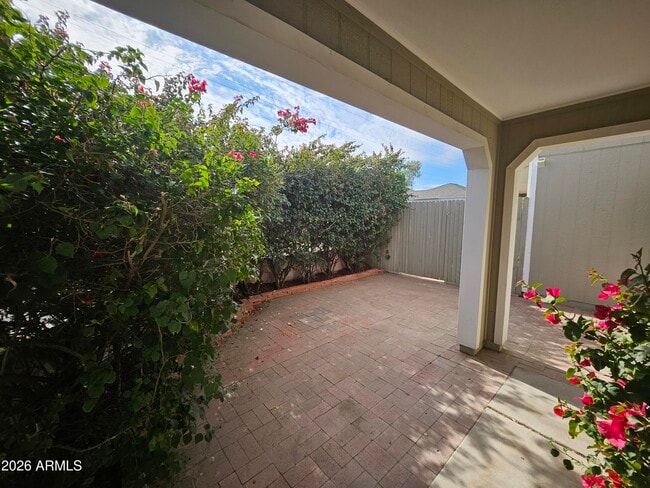 Building Photo - 7038 S 42nd St