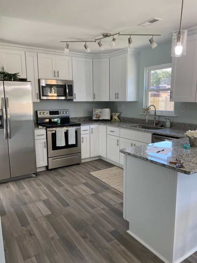 Foto del edificio - 1329 Pierside Ct