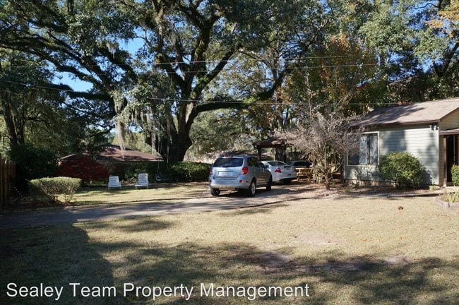 Building Photo - 2306 Escambia Dr
