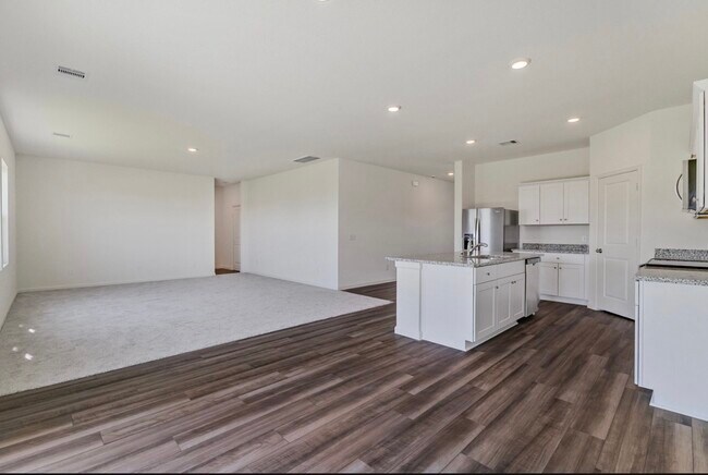 Foto del edificio - 27235 Blue Pool Dr