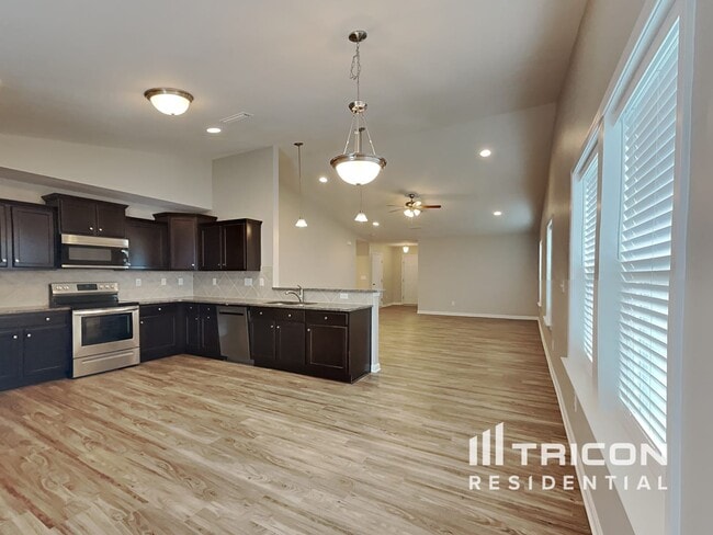 Building Photo - 922 Pointe Andrews Drive