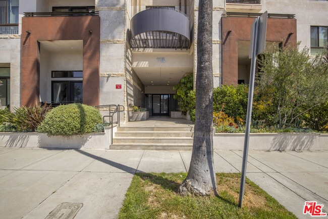 Foto del edificio - 118 S Kenwood St