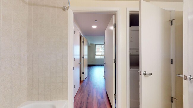 Foto del edificio - Spacious 1,000 Square Foot Two Bedroom Condo in HOT Southwest Market- Parking Included, Washer/Dr...