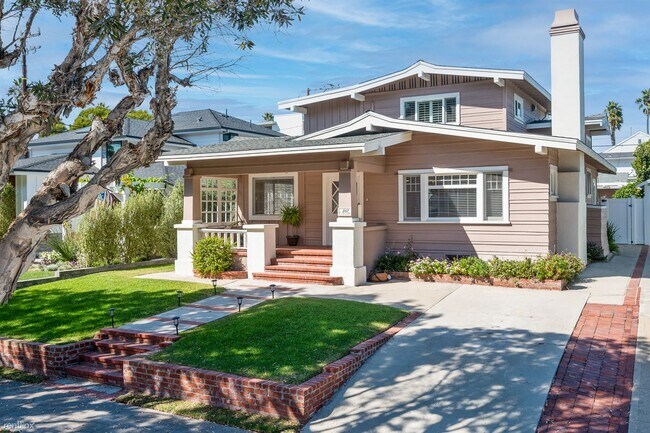 Foto del edificio - 3 br, 2 bath Triplex - 207 Avenue C Front ...