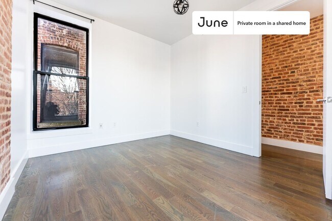 Foto del edificio - Room in Shared 4 bed/2 bath home