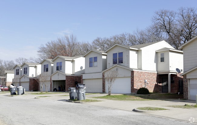 Primary Photo - Creek Cove Villas