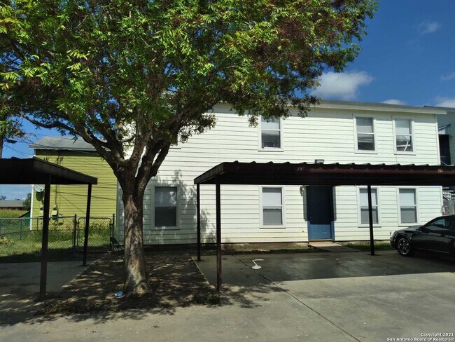 Foto del edificio - 755 River Rd