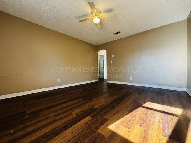 Photo - 5601 Belaire Dr Apartment