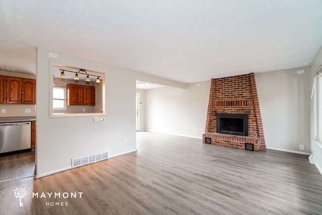 Foto del edificio - 3472 Green Meadows St