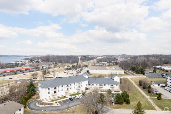 Foto aérea - Johnson Place Apartments