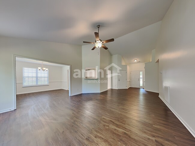 Building Photo - 706 Walnut Crossing Dr