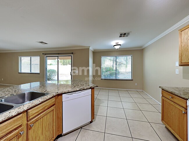 Foto del edificio - 8621 N 68th Ln