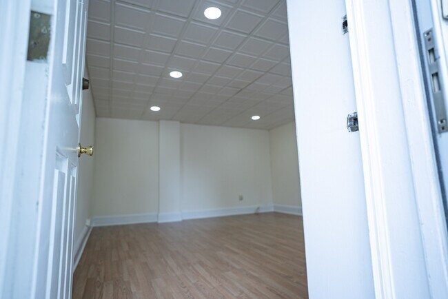 Foto del edificio - 218 Broad Ave