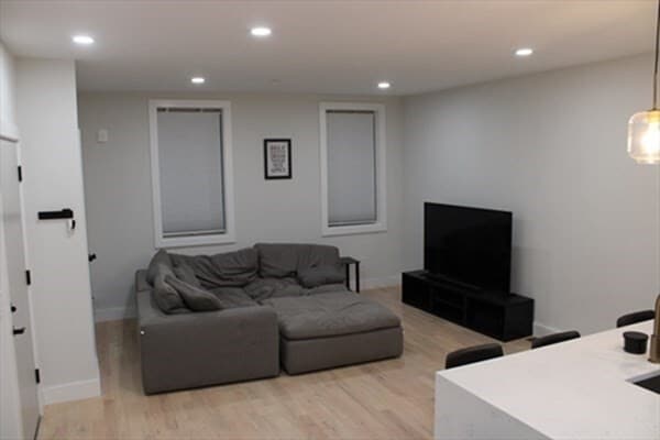 Foto del edificio - 161 Cottage St