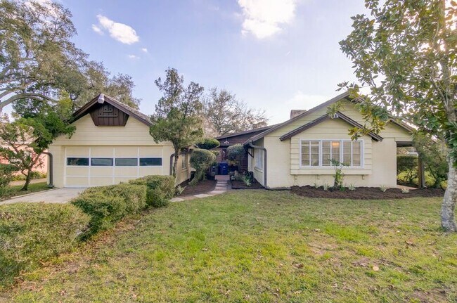 Foto del edificio - 5334 Lake Howell Rd