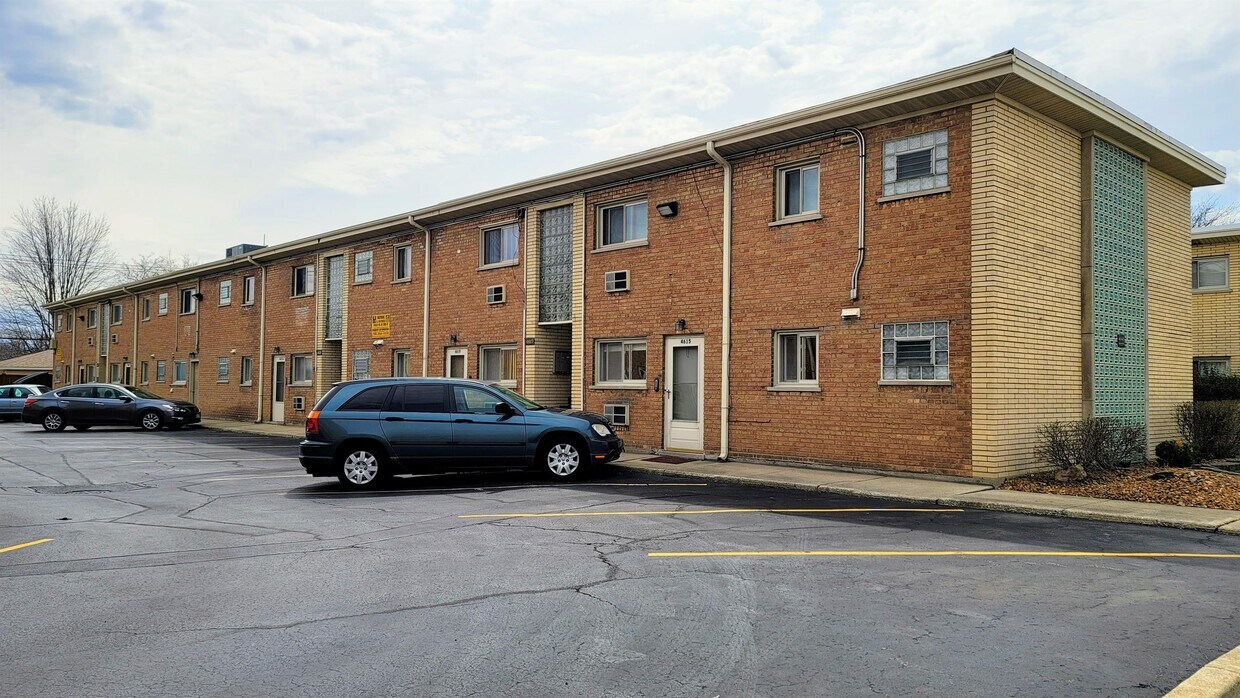 4623 W 95th St Unit 4623, Oak Lawn, IL 60453 Room for Rent in Oak
