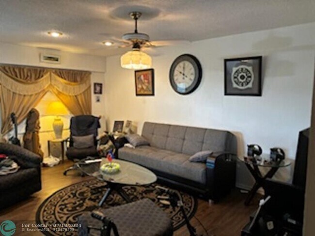 Foto del edificio - 400 SW 134th Way