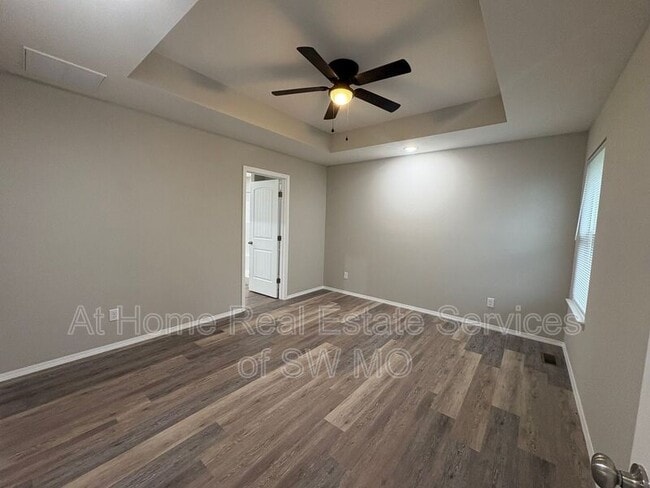 Building Photo - 3871 W Linwood St