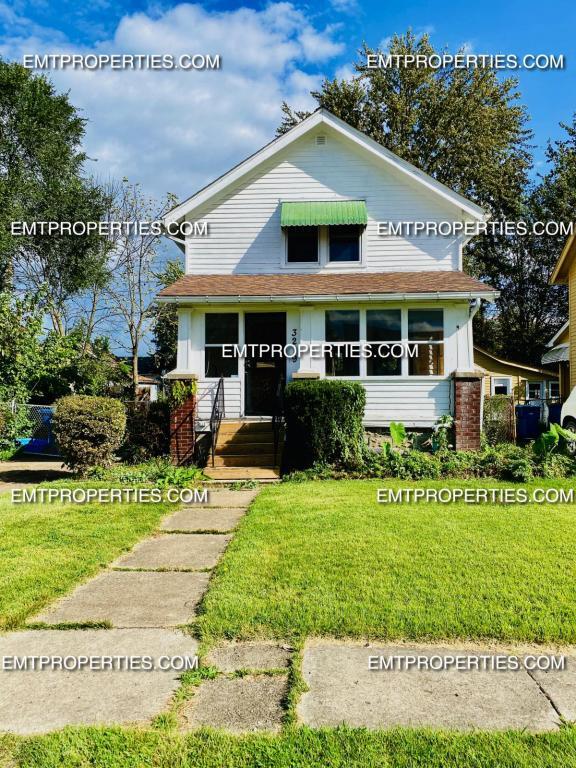 Primary Photo - 3219 Lexington Ave
