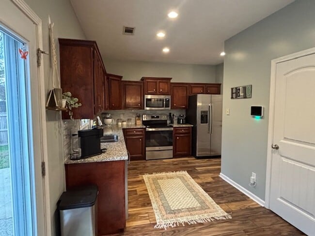 Building Photo - Beautiful Home in Phenix City