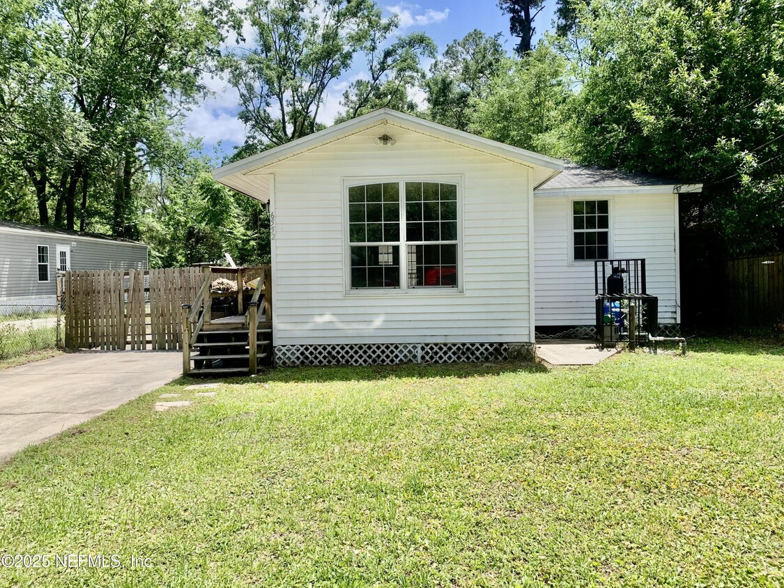 Foto principal - 6552 Hughes St