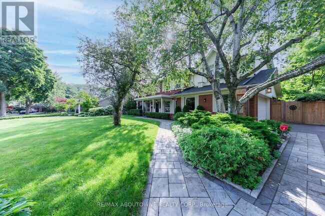 Photo du bâtiment - 1290 Braeside Dr