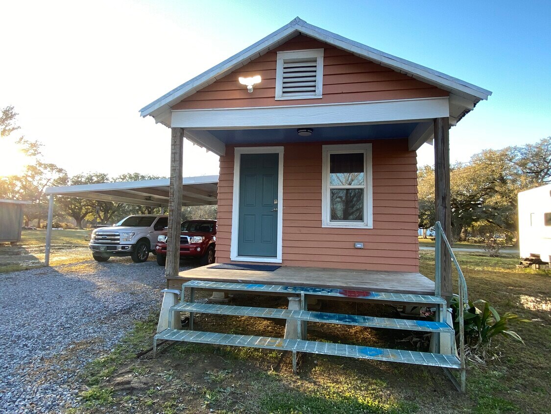 5604 E Old Spanish Trl, Jeanerette, LA 70544 House Rental in