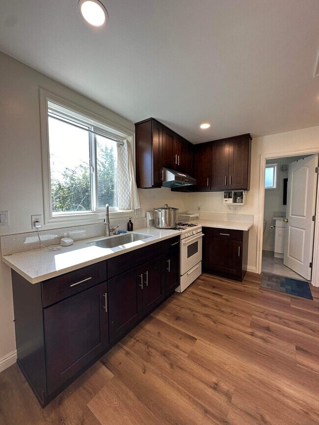 Foto del edificio - 9421 Peach St