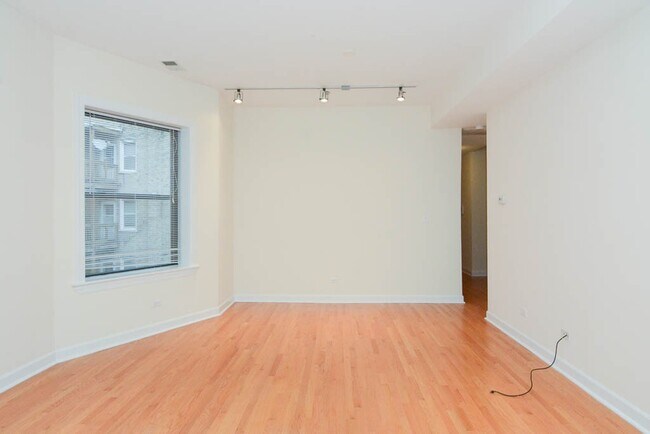 Foto del edificio - 4715 N Sheridan Rd