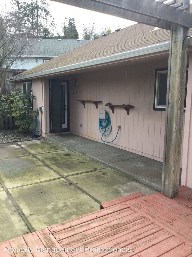 Building Photo - 3 br, 2 bath House - 254 Independence Drive