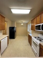 Building Photo - 2910 Meadowglen Cove