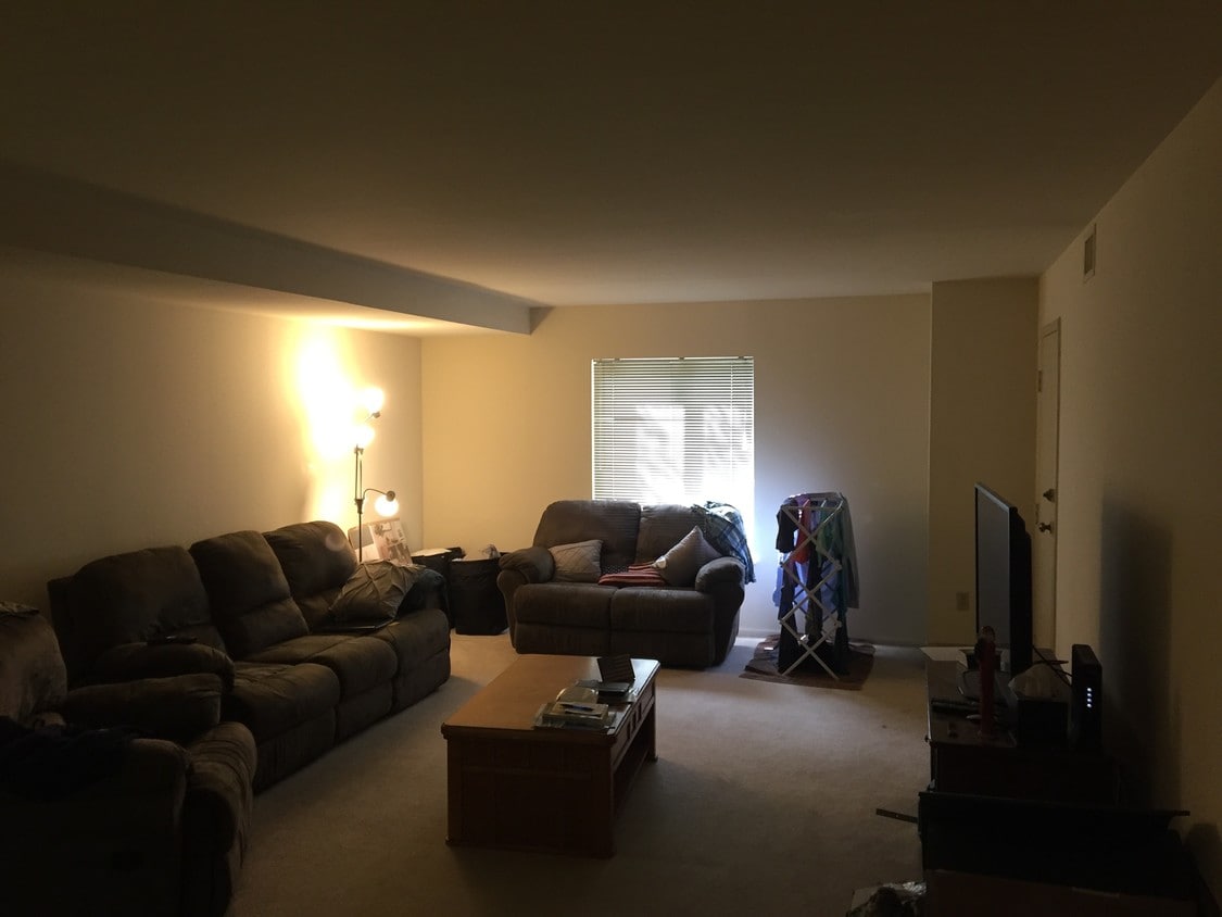 Living room - 1600 Prince St