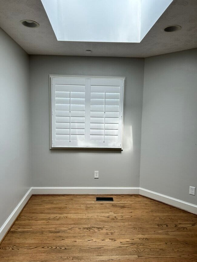 Foto del edificio - 2504 Woodwind Dr