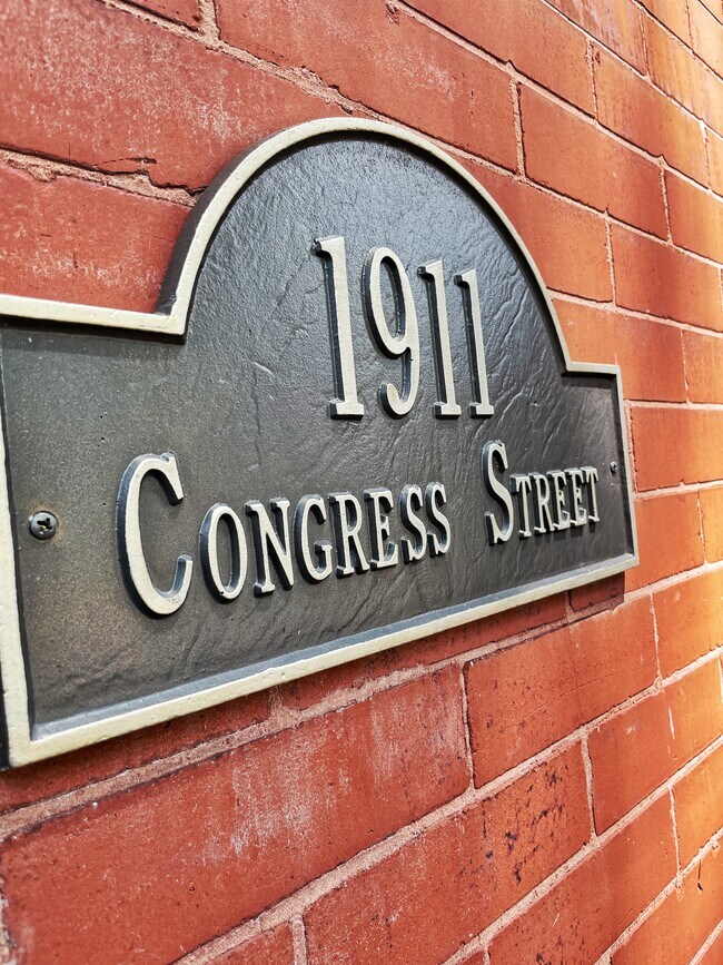 Building Photo - 1911 Congress St