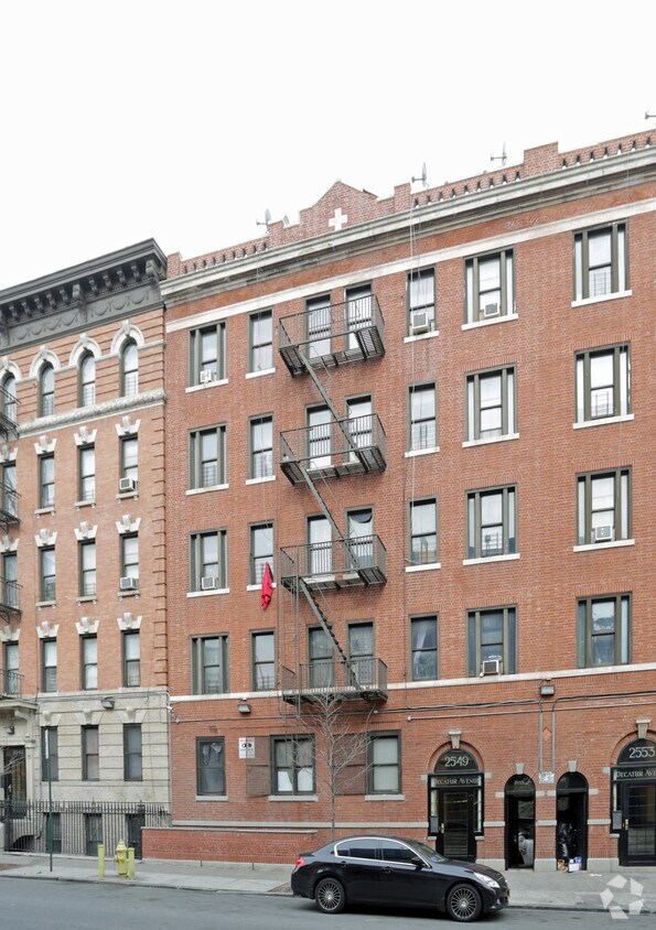 Foto principal - 2549 Decatur Ave