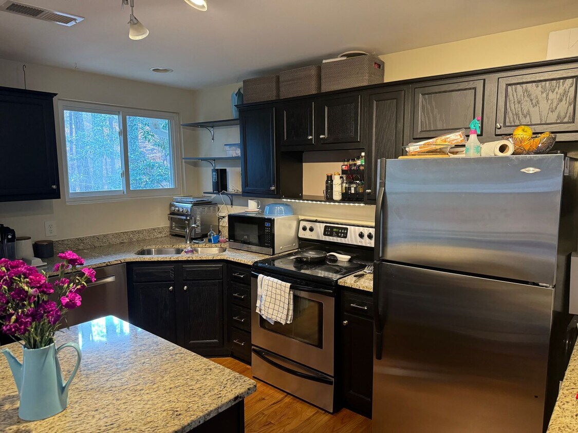 Primary Photo - 2 bed condo Carrboro Flats