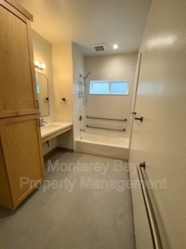 Foto del edificio - 3108 Seacrest Ave