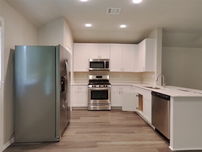 Foto del edificio - 254 Cumberland Forest Dr