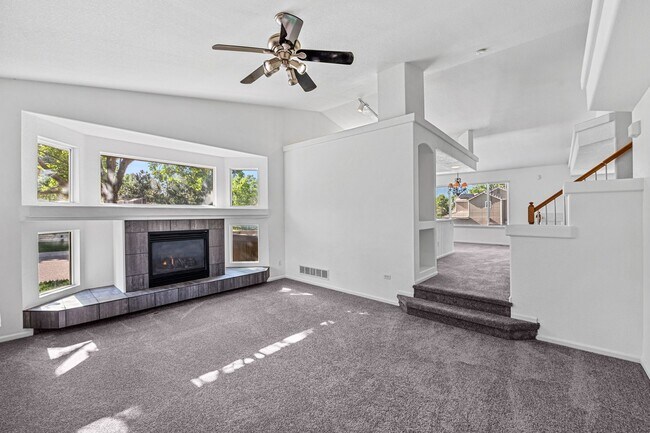 Foto del edificio - 5160 Ashbrook Cir