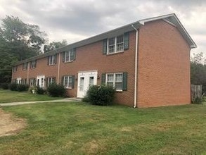 Building Photo - 200 Mountain View Dr