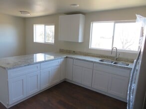 Building Photo - 4177 W Muller Rd