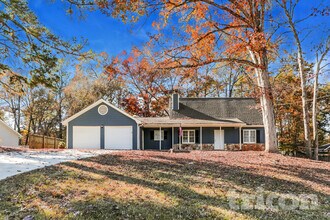 Building Photo - 4737 Cedar Lake Dr SE