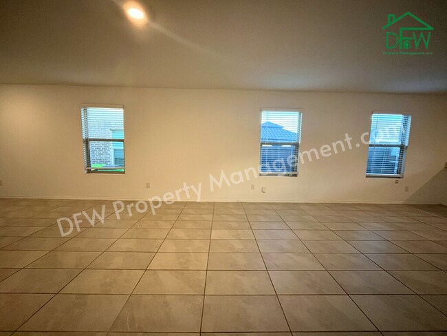 Foto del edificio - Charming 3-Bedroom Home for Lease in Quiet Little Elm Neighborhood!