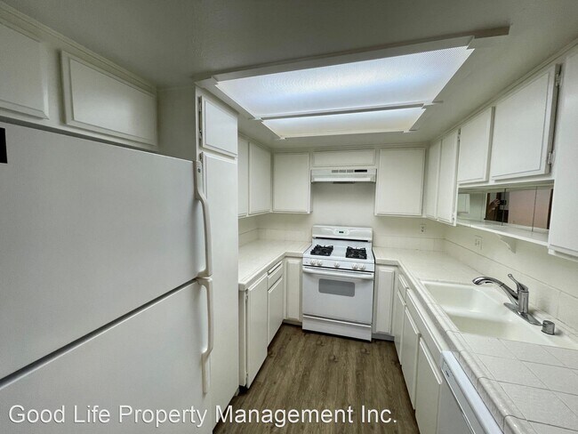 Foto del edificio - 1 br, 1.5 bath House - 7337 Alicante Rd Un...