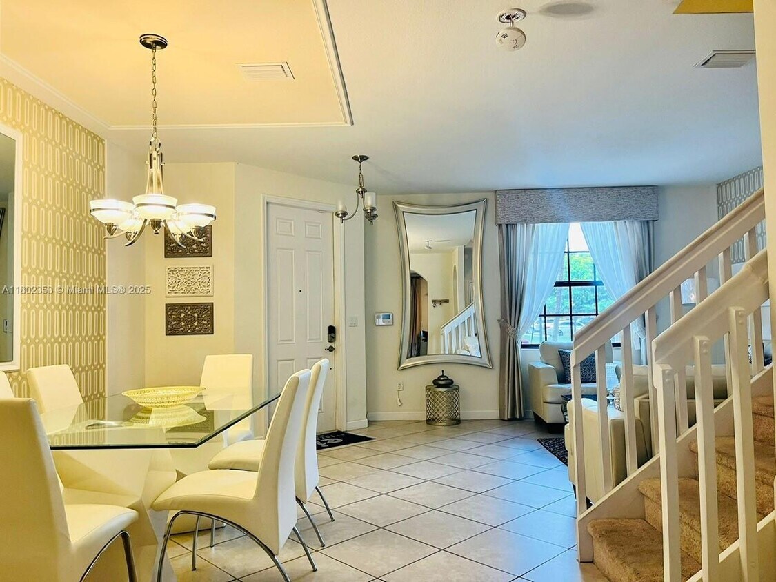 Foto principal - 3532 W 88th Terrace