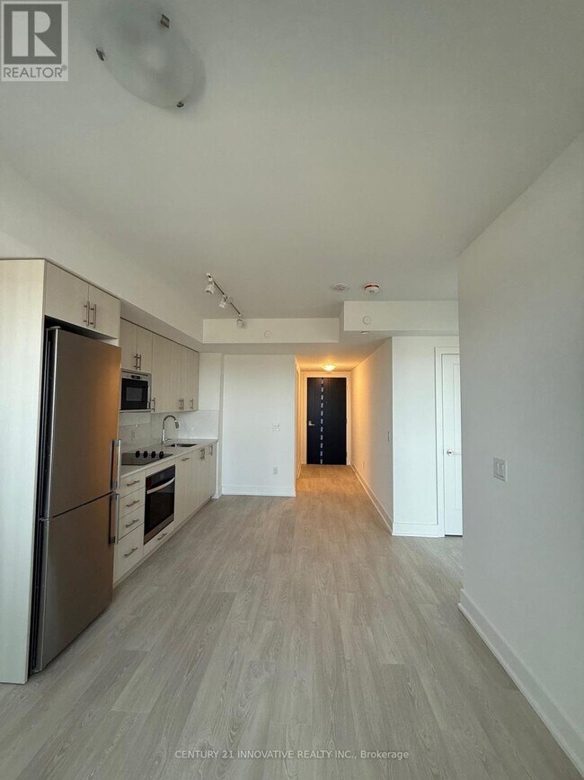 Photo du bâtiment - 2545-2545 Simcoe St N