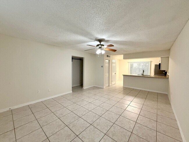 Foto del edificio - Two Bedroom, One Bathroom in Orlando - Pri...