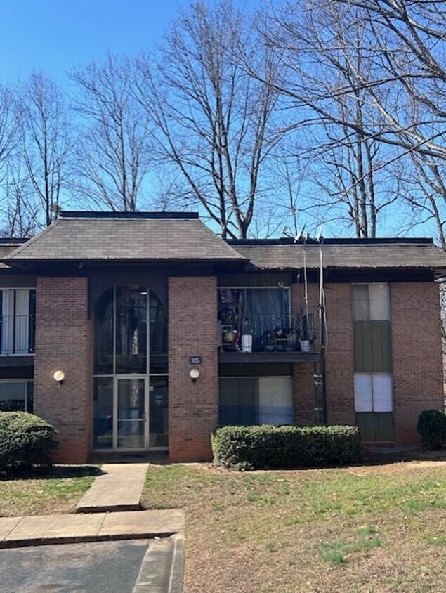 Primary Photo - Coming Soon! Newly Renovated 1 Bedroom Apa...